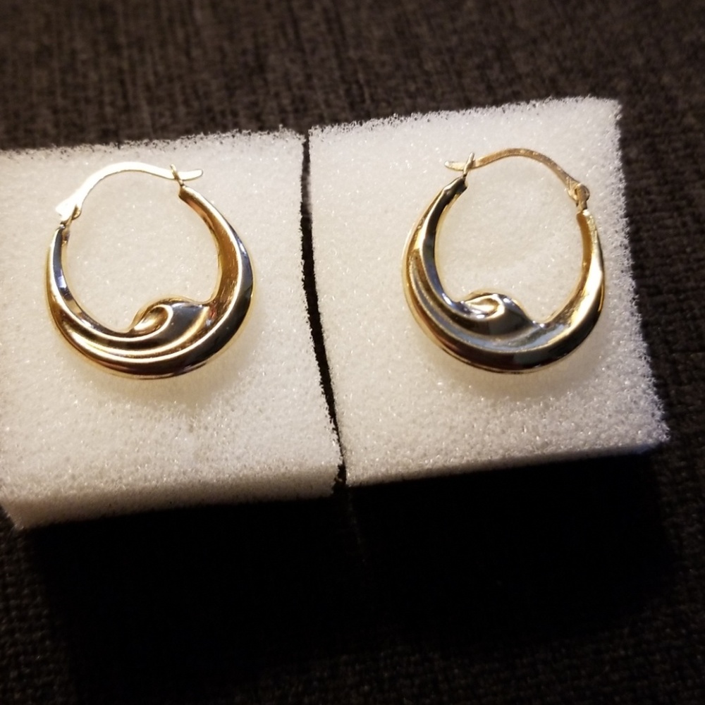 10K gold hoop earrings